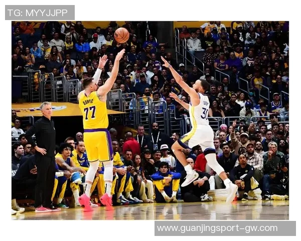 东契奇谈里夫斯受伤情况表示愿意提供支持并强调恢复的重要性