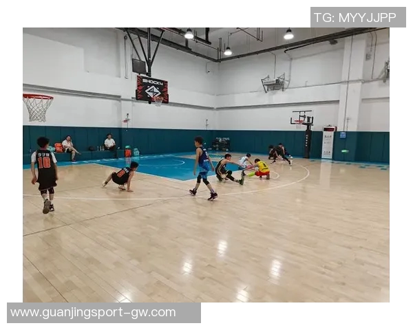 弗拉格分享与兄长共聚时光感受篮球带来的快乐与团结