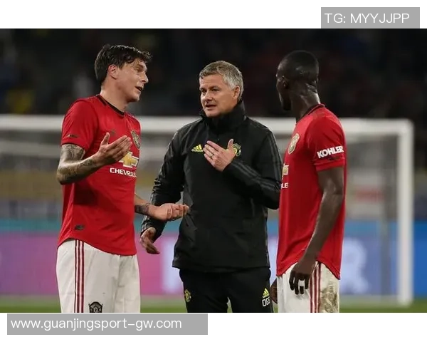 琼斯强调曼联临时主帅需确保球队争取欧联杯或欧冠资格 琼斯强调曼联临时主帅需确保球队争取欧联杯或欧冠资格